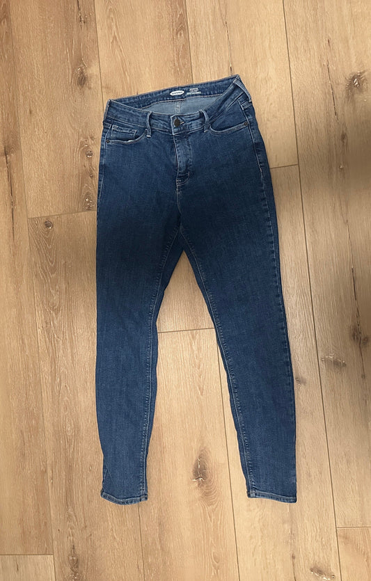 #161 Women’s Size 6 Old Navy Rockstar Super Skinny High Rise Jeans(reduced!)