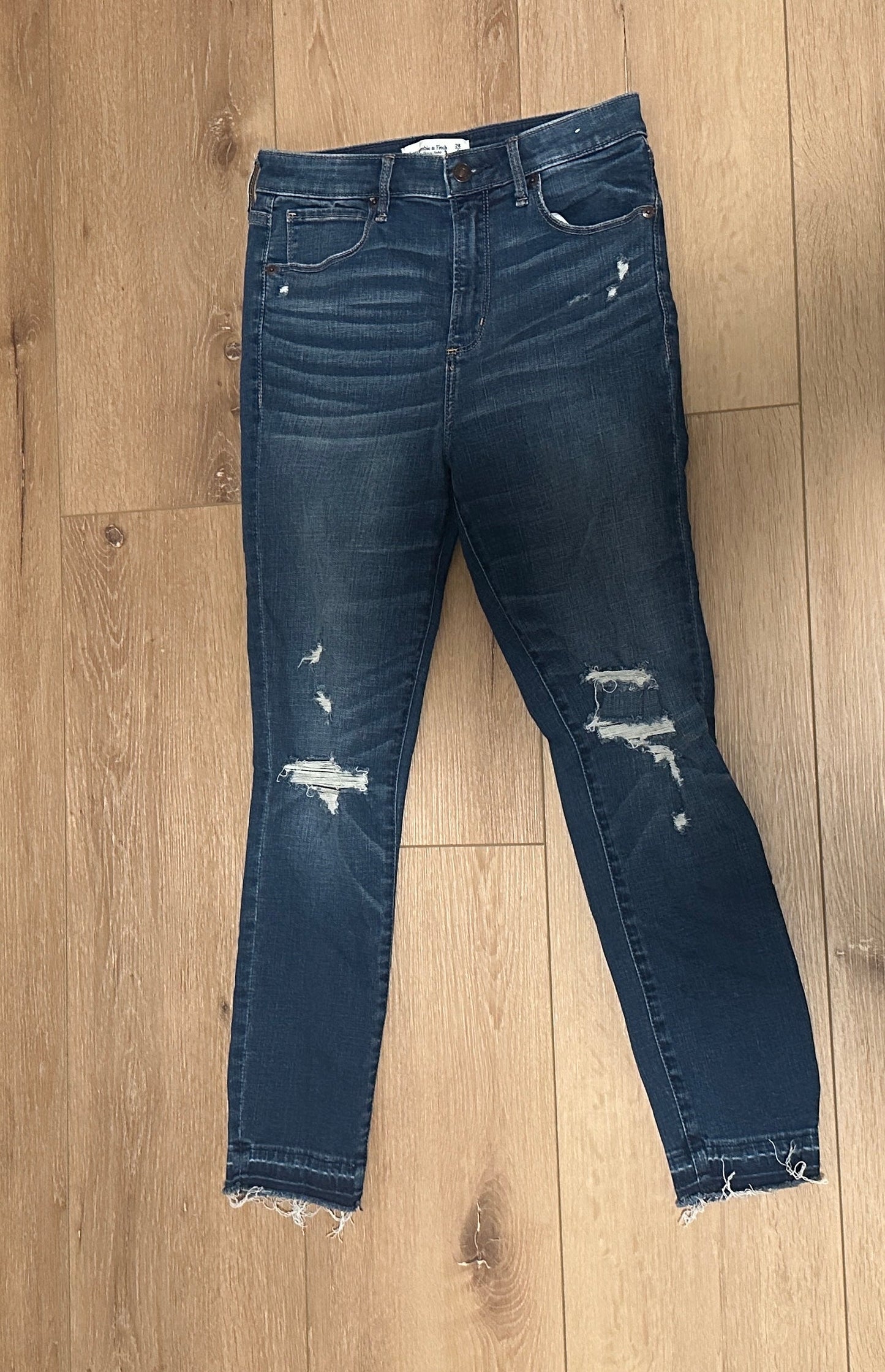 #161 Women’s Size 28 Abercrombie High Rise Skinny Jeans (Reduced!)
