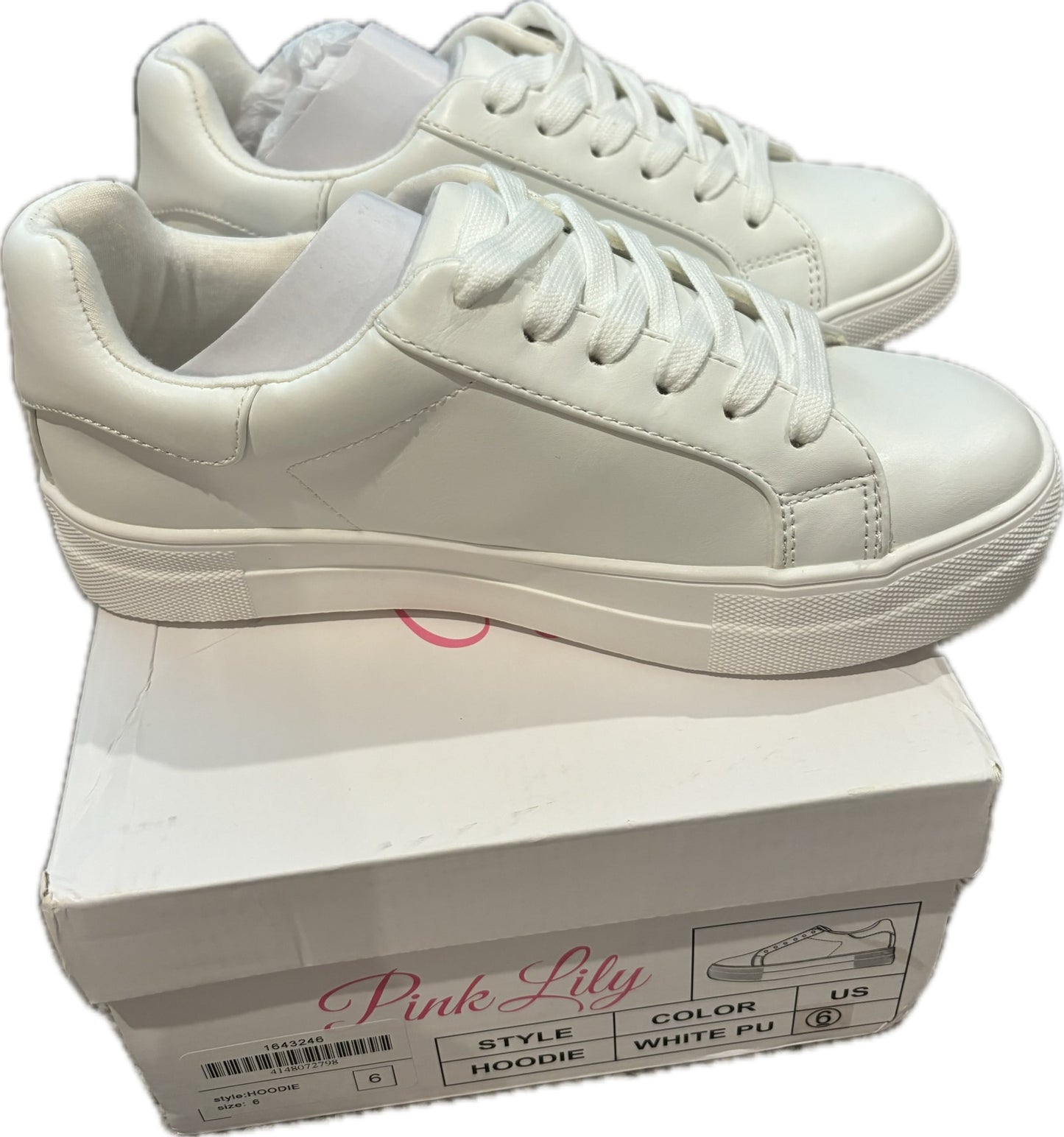 #73 NWT Women’s White Sneakers size 6
