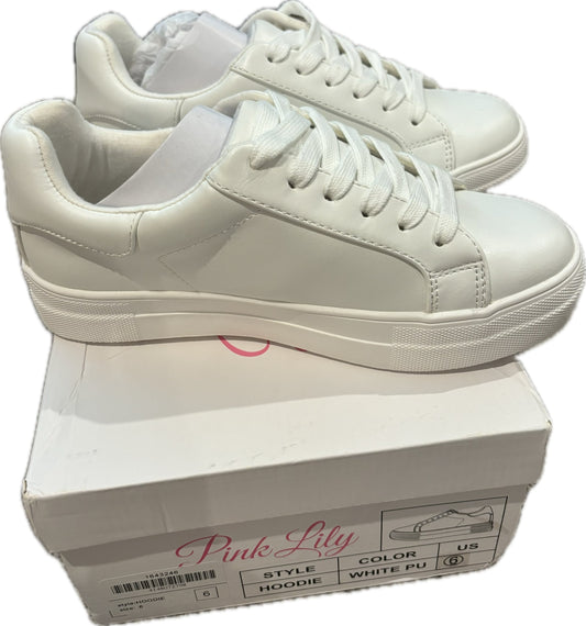 #79B NWT Women’s White Sneakers size 6