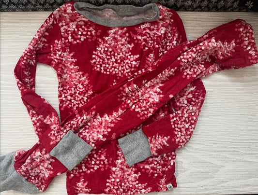 #207 Honest Baby green Christmas pajama set size 5T (Sibling matches size 18M & 2T)