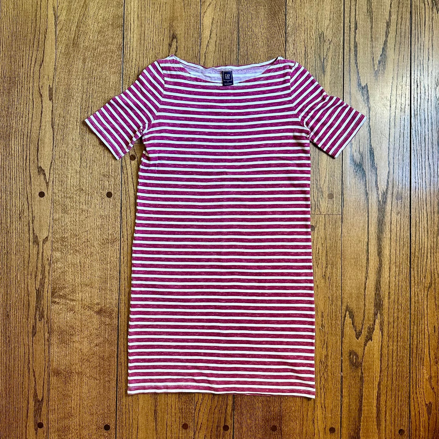 #95 GUC Womens Gap Maternity Maroon Striped Tshirt Dress, size S REDUCED