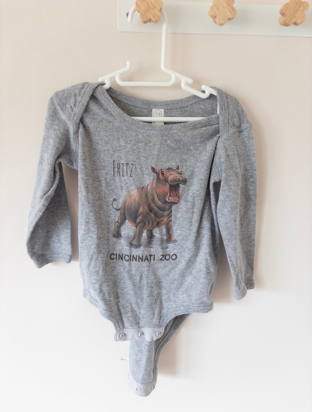 #36 - 18 mo Cincinnati zoo Fritz 18mo onesie GUC