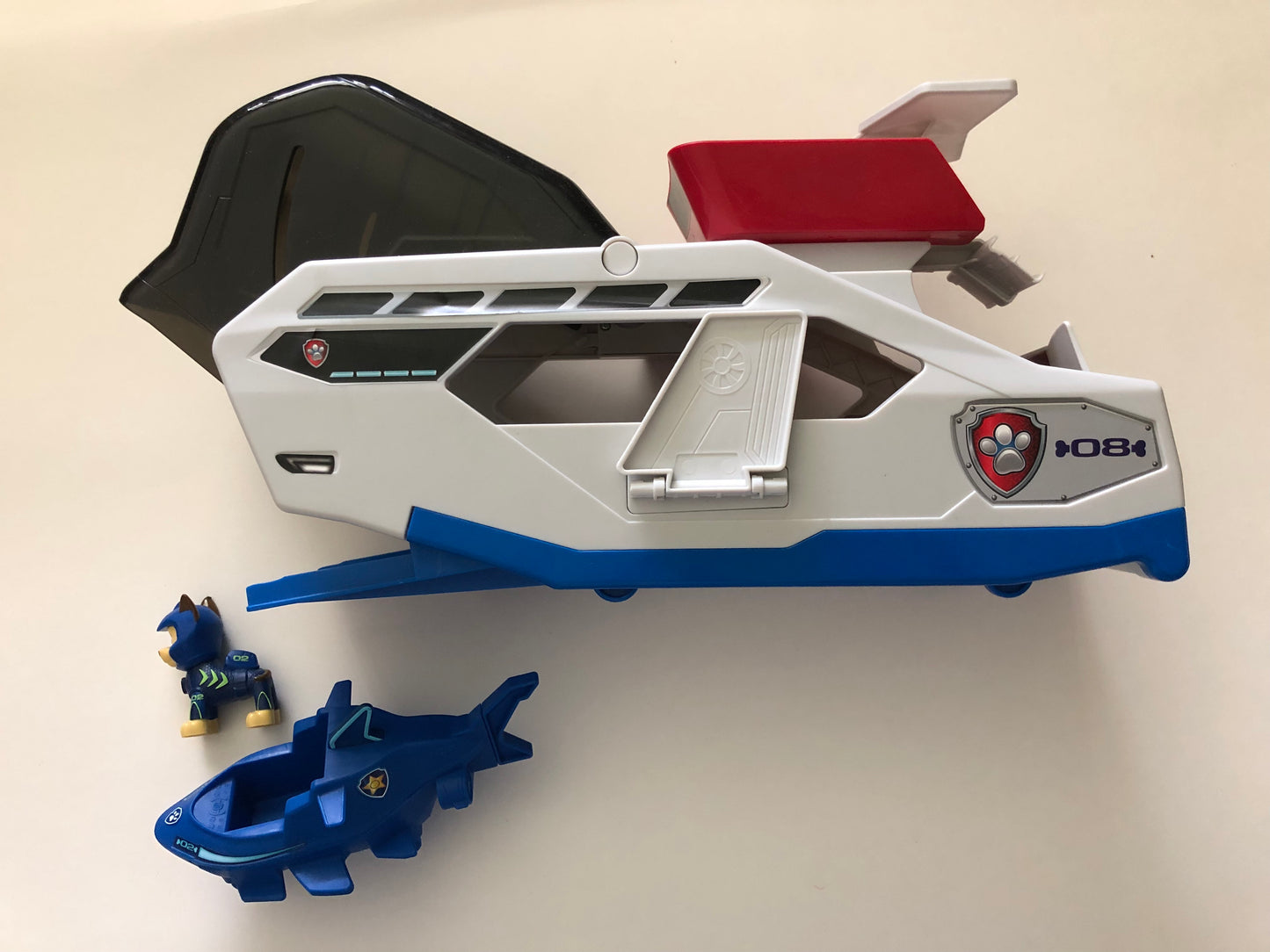 Paw Patrol Whale Patroller Toy (includes chase and boat pictured) like new
