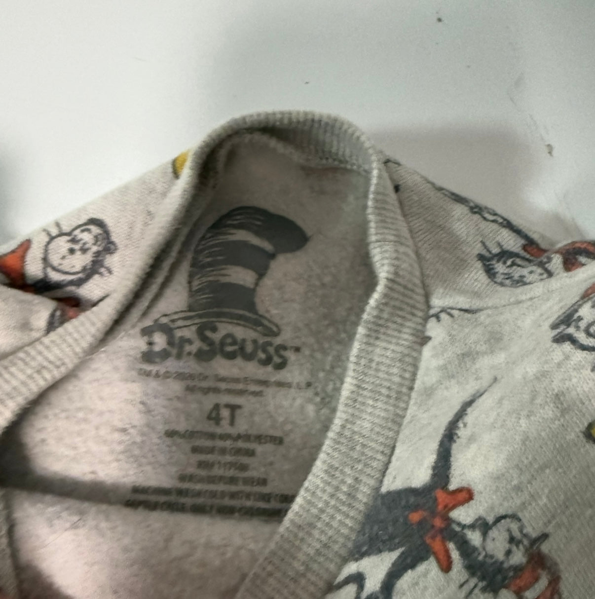 #155 Reduced! Dr. Seuss sweatshirt size 4T