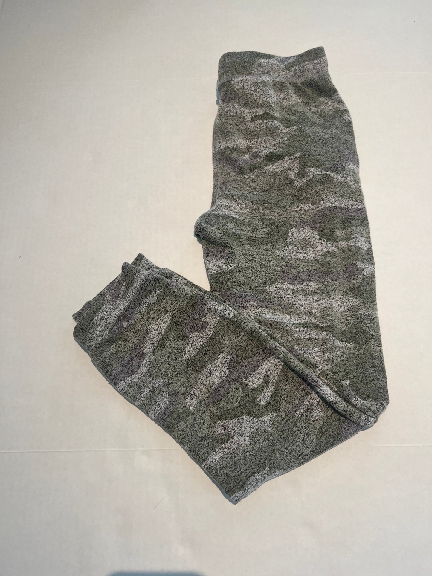 Seller 148 VGUC Girls Cat and Jack green camo lounge joggers size 10/12 REDUCED