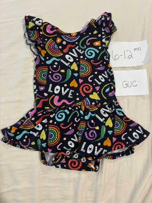 #138 - 6-12 Mo GUC Bums & Roses Love is Love Twirl