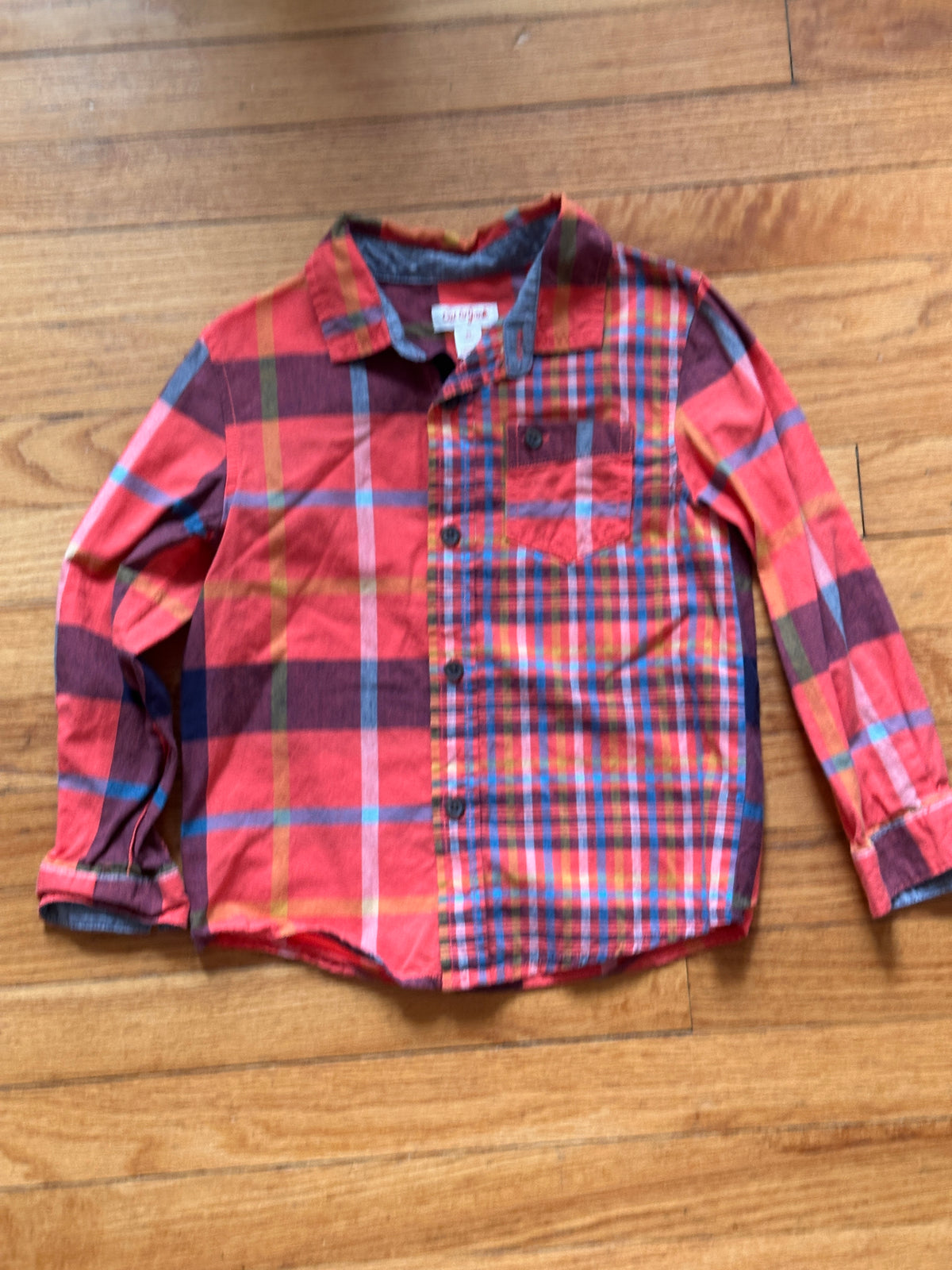 #163 Cat & Jack Plaid Button-Down Shirt - size 5T - EUC