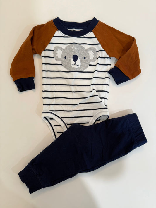 #50 • Boys • Carter’s • 9 Months • EUC
