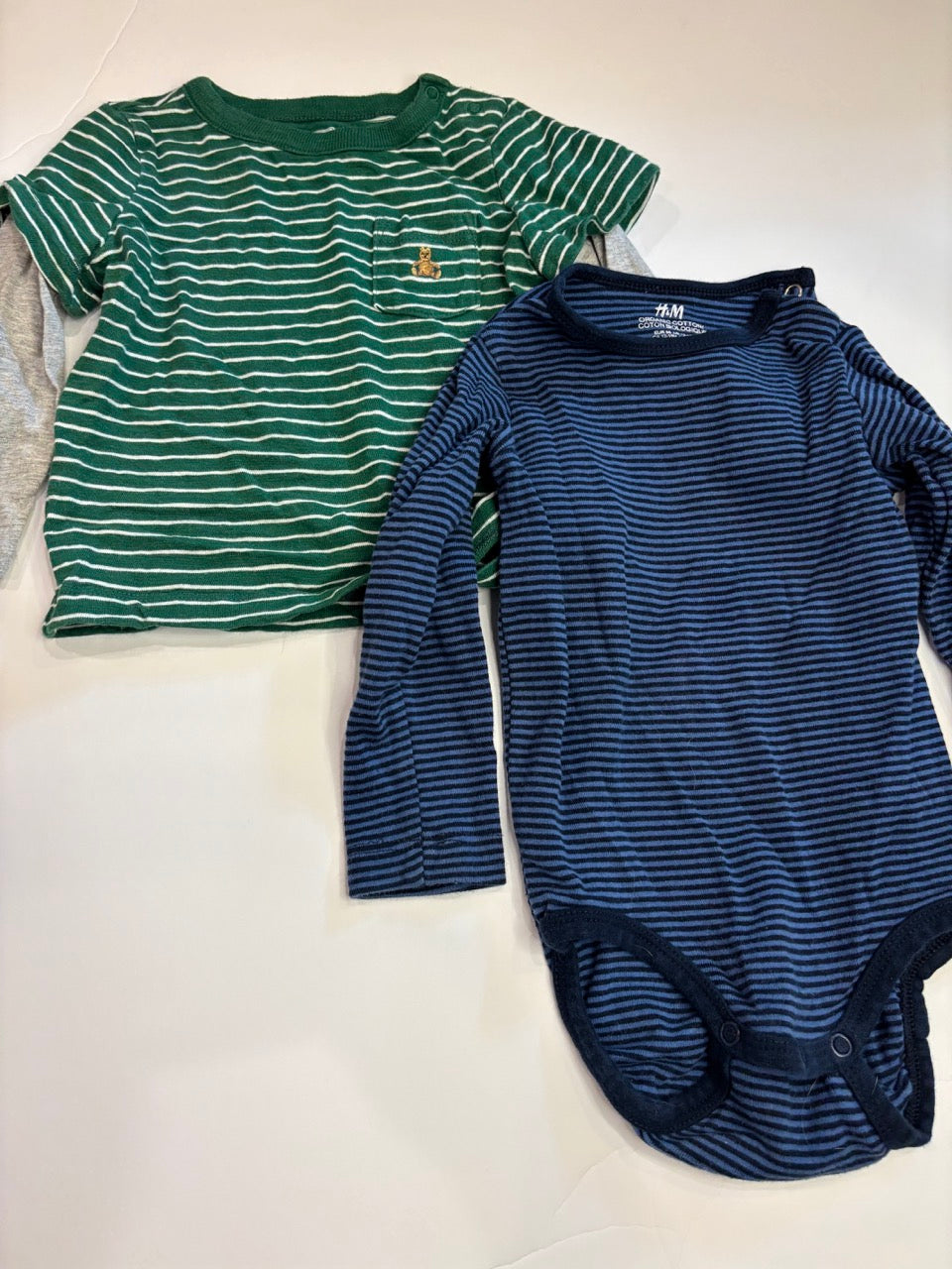 #86A boys 12-18mo gap and H&M shirts