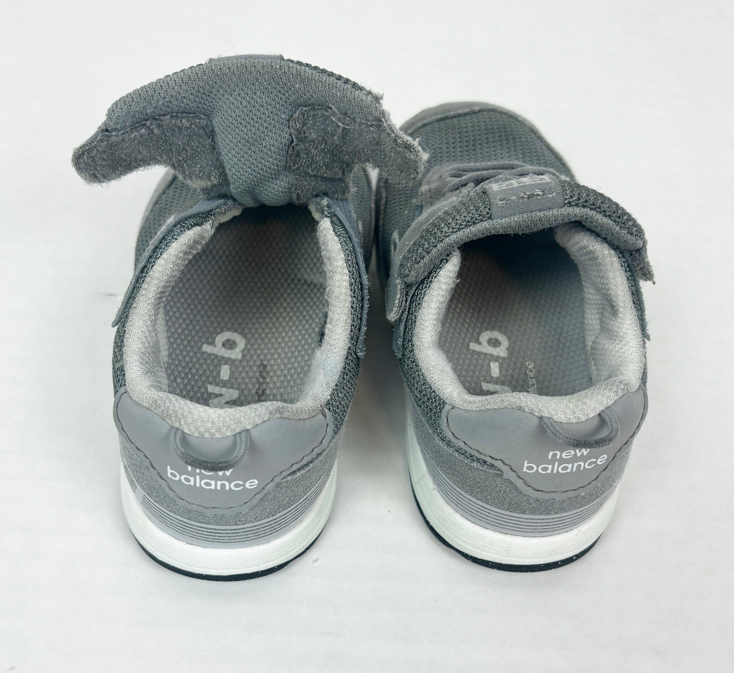 #14 Boys Shoes New Balance C 6W Gray Pull back velcro