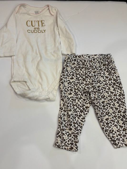 #86A 9 mo girls carters outfit, cheetah