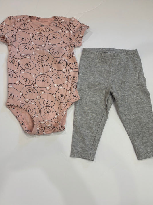 #86A girls 9 mo outfit, bear, carters