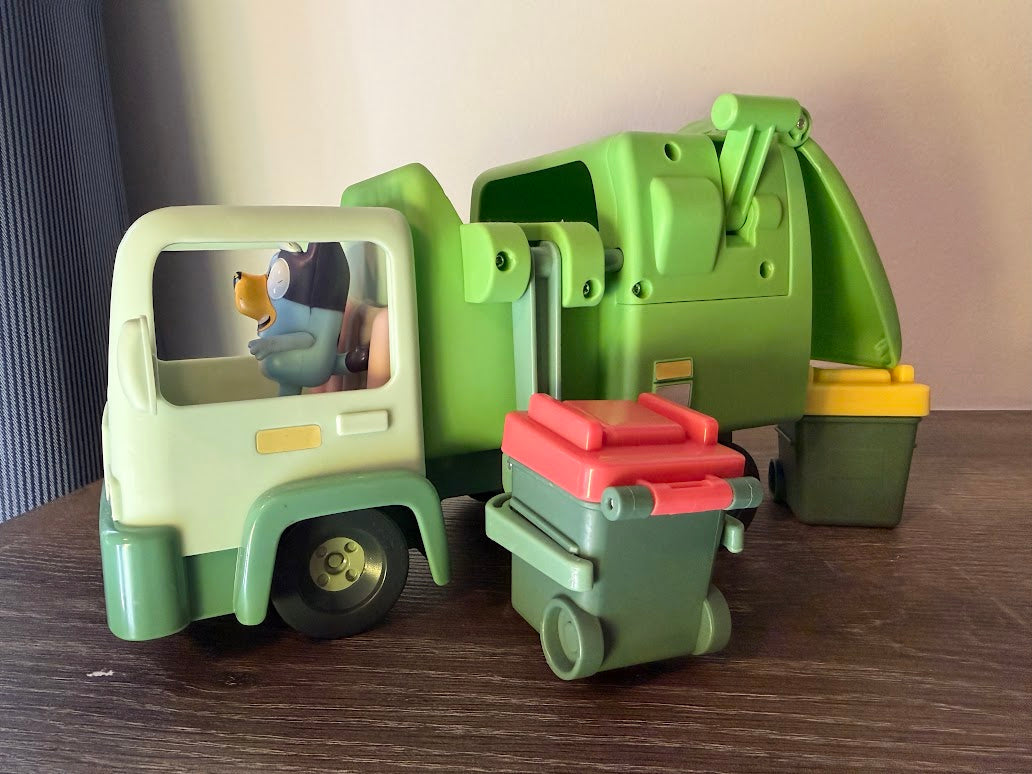 #9 Bluey Garbage Truck Playset with Rubbish Bins