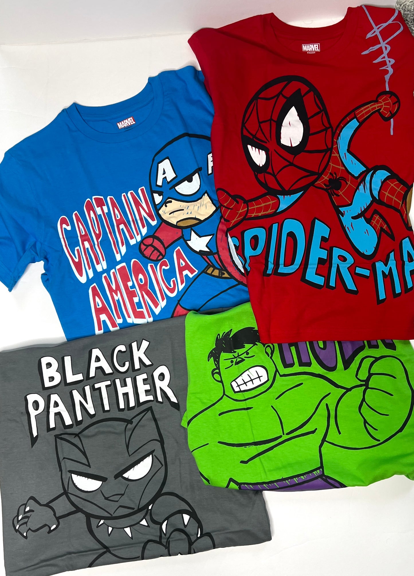 Boys Size 14/16 Avengers T-Shirt bundle NEW