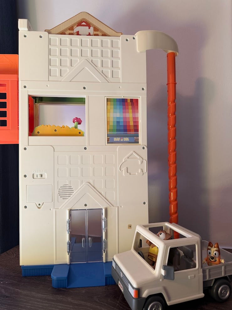 #9 Bluey Hammerbarn Mega Kids Home Improvement Store Playset