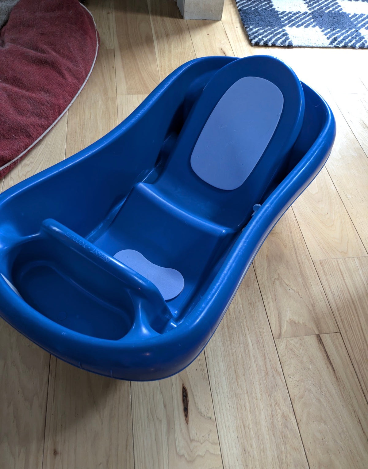 #103 Baby Bath with Infant Sling