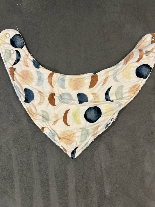 Seller 128 - Little Sleepies Luna Bib