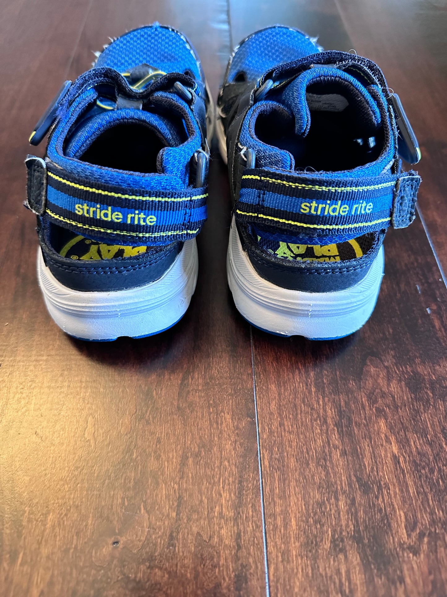 Stride Rite - Made2Play Water Sneakers - Boys Size 13