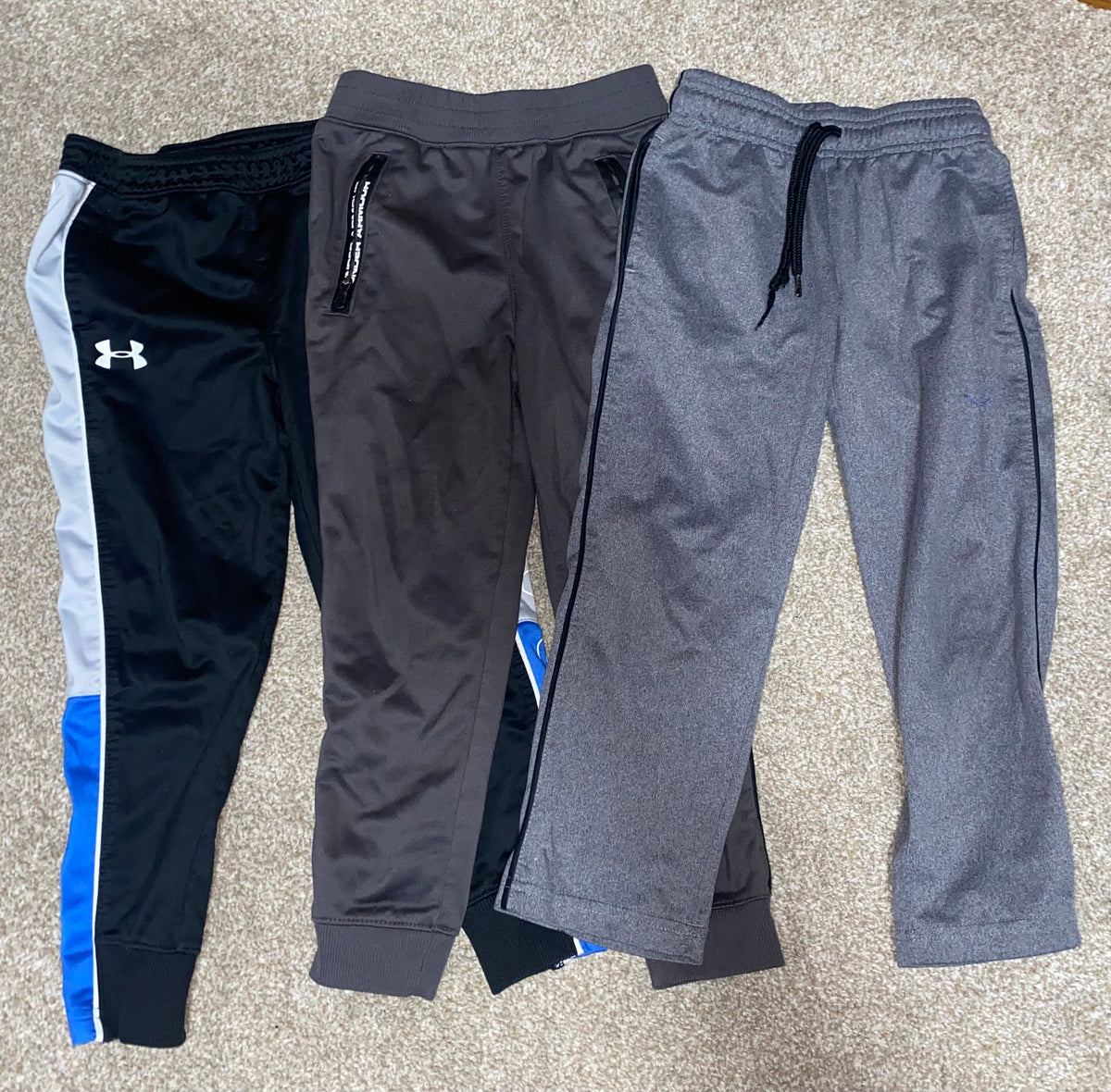 Seller #57 Boys Size 4 sweatpants lot (3)