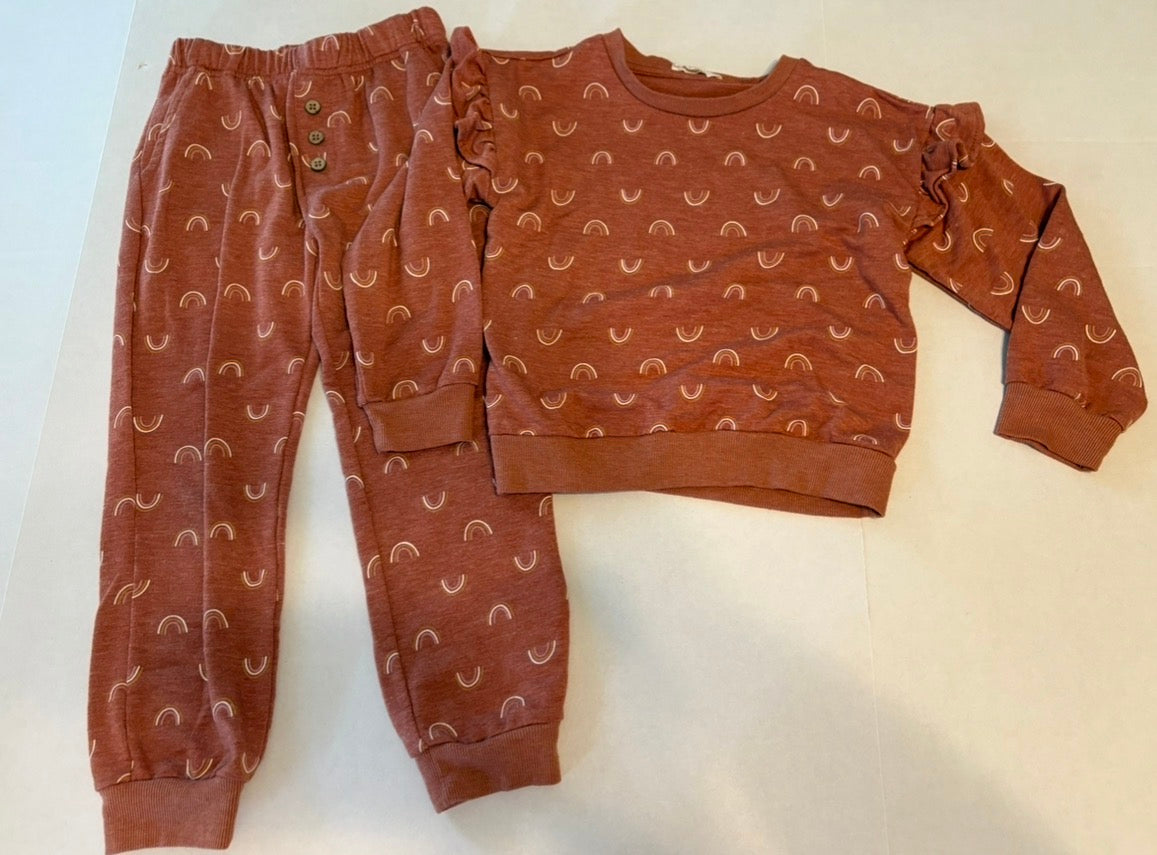 #25 Girls size 5/6 Jessica Simpson cozy set with rainbows and cute ruffle detail