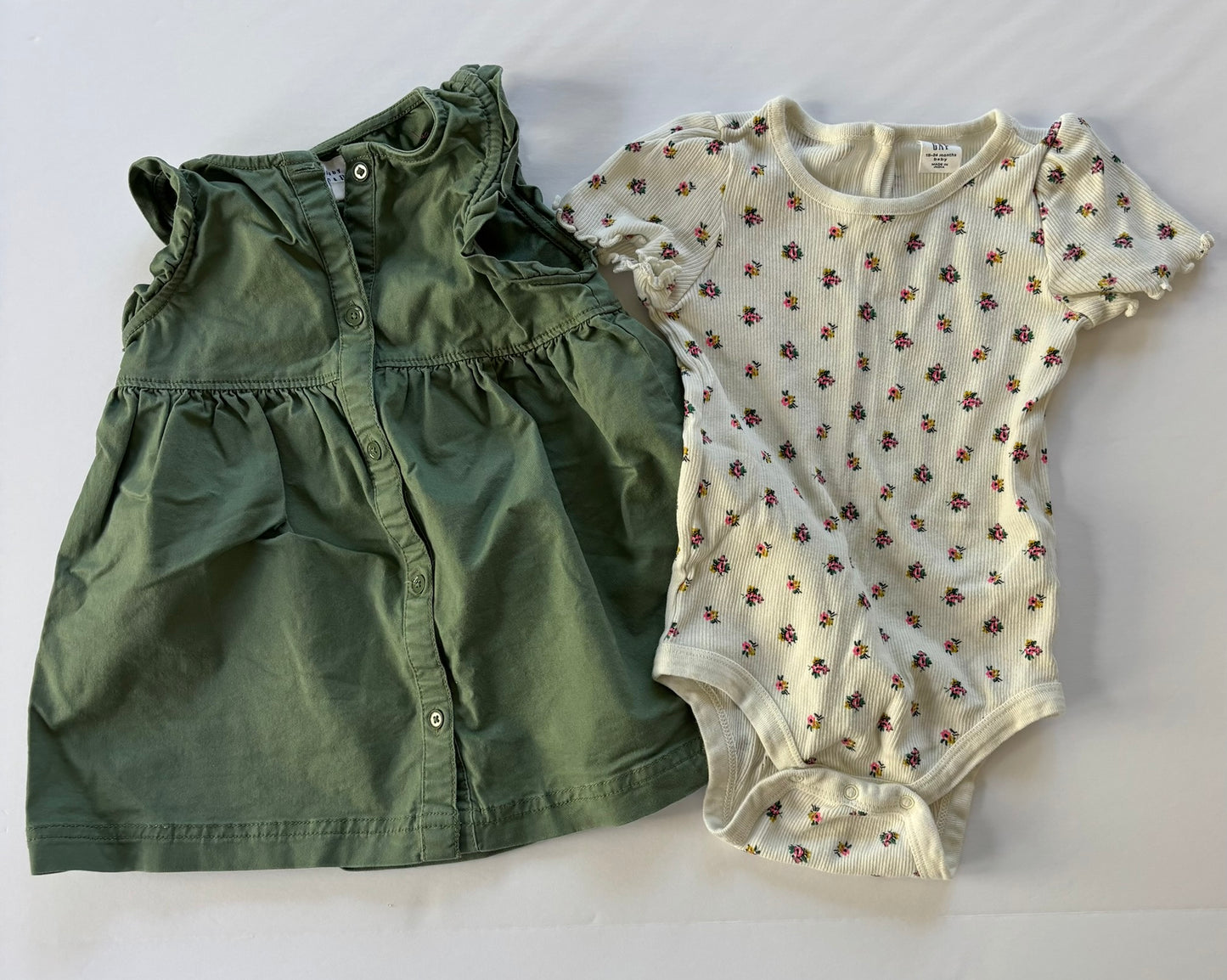 #101 Gap Floral Cream Ruffle Sleeve Green Jumper Girls Size 18-24 months