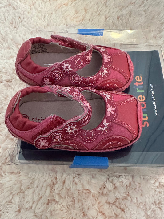 #81A Girls Stride Rite Sz 3 (9 months) Pink Shoes