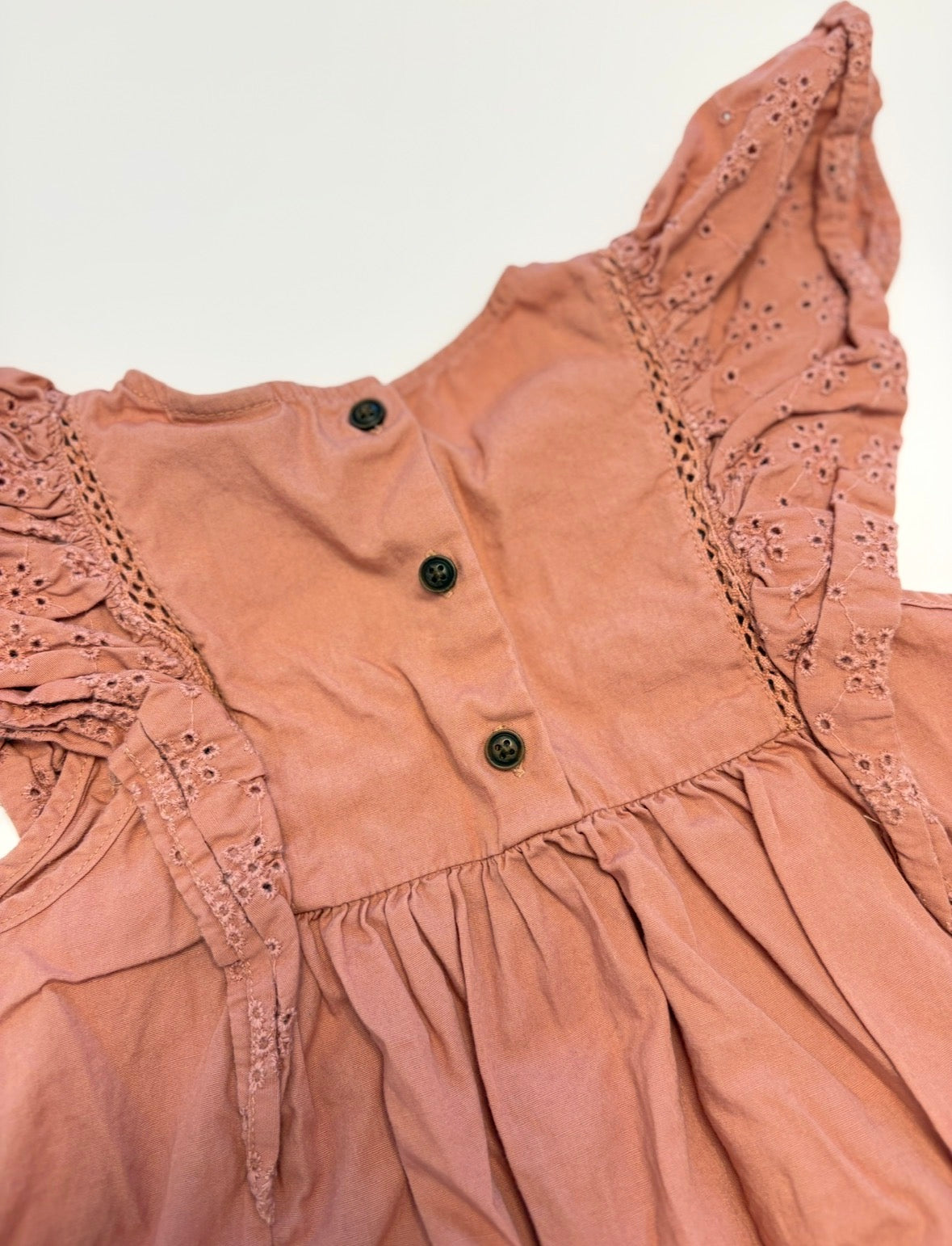 #121 girls 4T Art Class rust orange dress with flutter sleeves, EUC