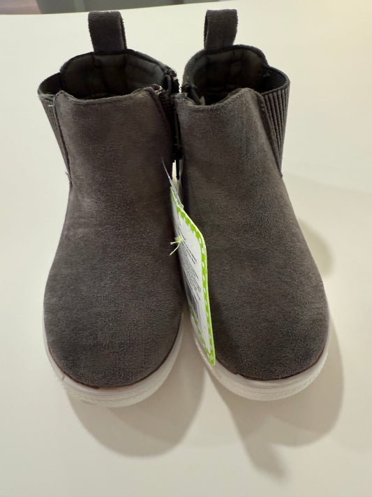 #50 • Boys • First Steps • 8 •  NWT