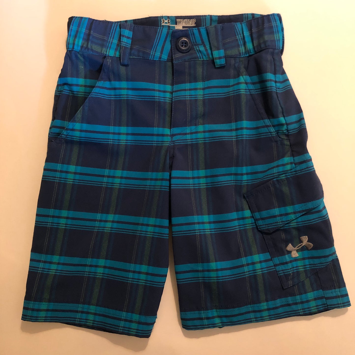 *Reduced* XS Under Armour Golf Shorts- Like New Boy (extra small)