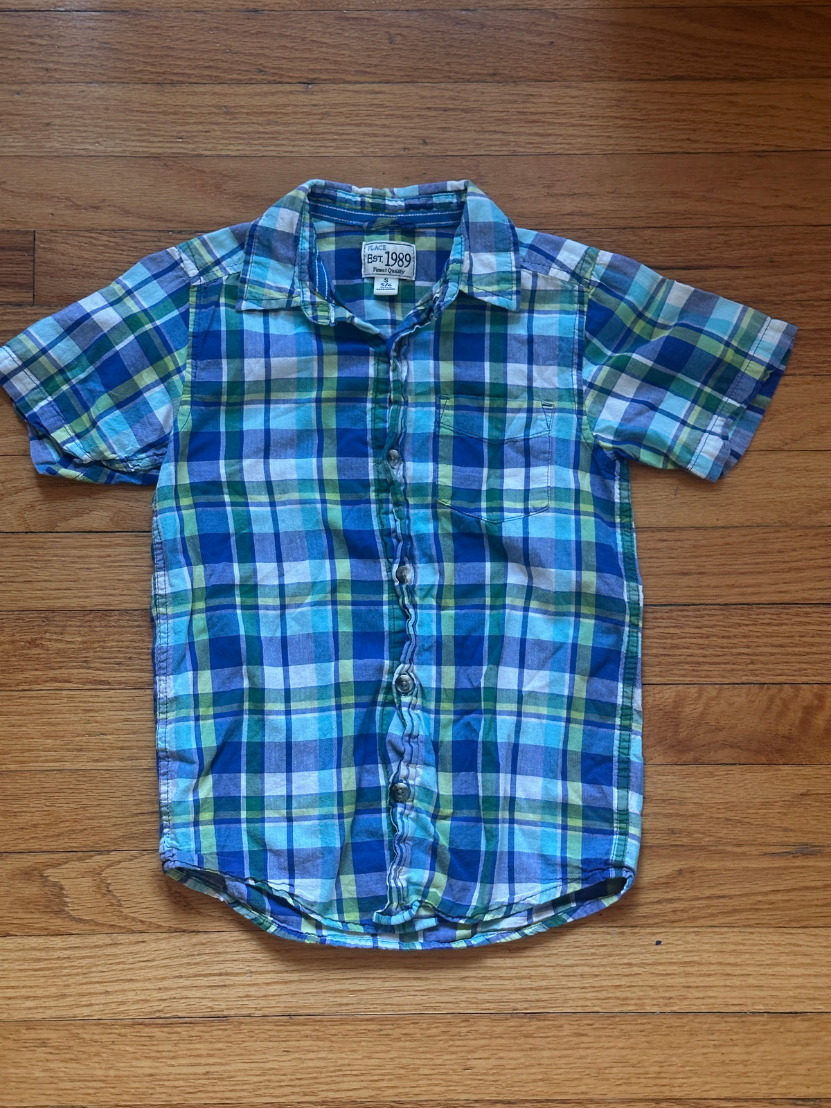 #163 Children's Place Plaid Button-Down Shirt - size 5/6 - EUC