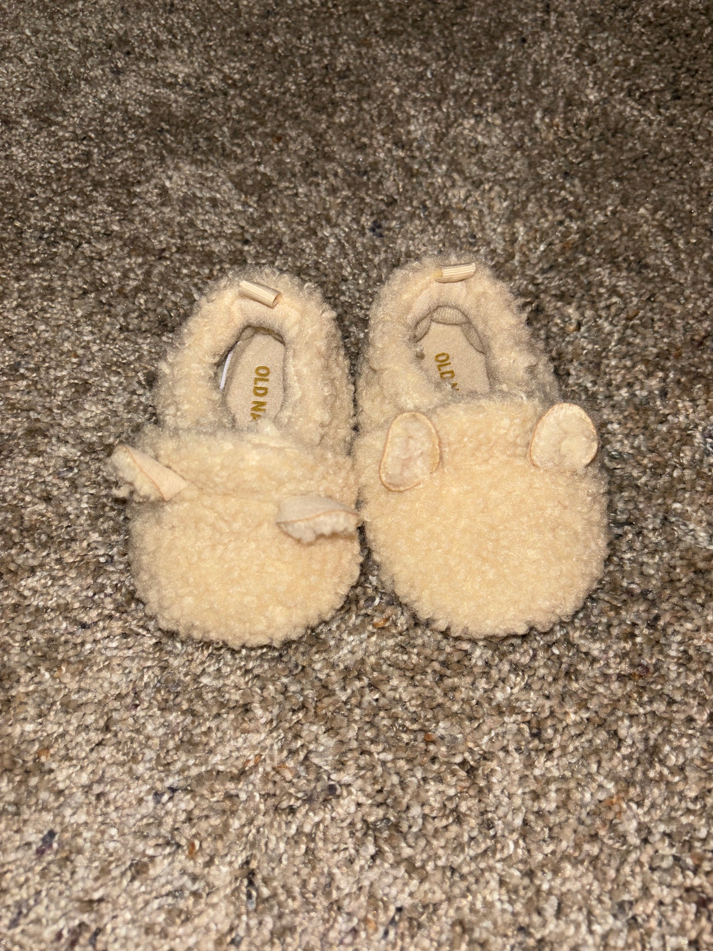 #20 Old Navy Sherpa Slippers Gender Neutral 3-6 months