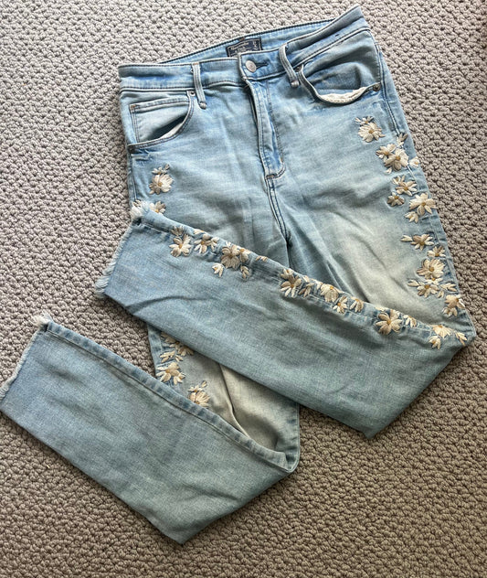 Seller 8 - Women's A&F high rise super skinny ankle jeans size 27/4R with flower embroidery