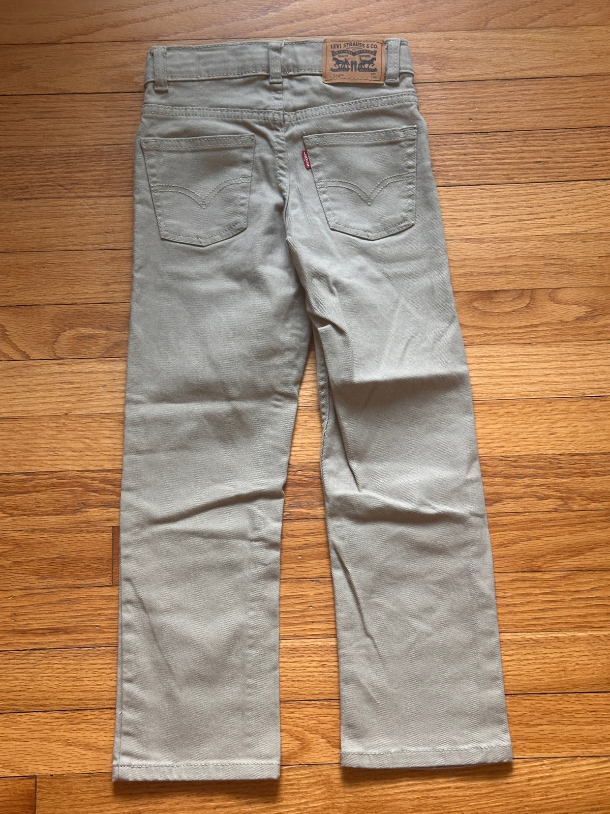 #163 Levi 514 Straight Khakis - size 7 - EUC