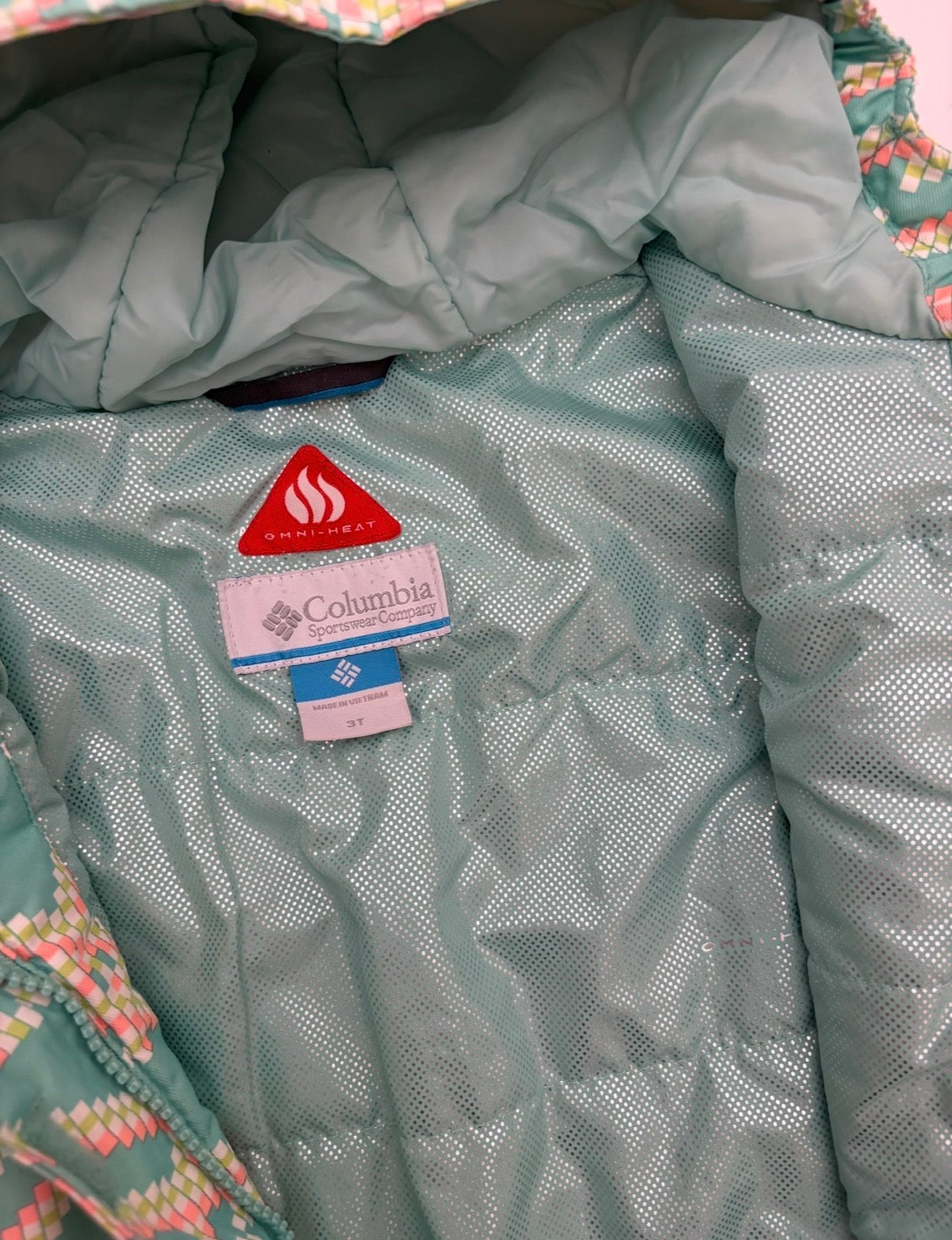 #121 girls 3T Columbia with omniheat winter coat, EUC