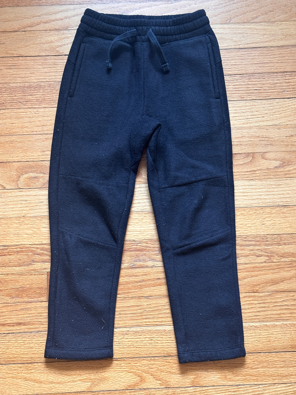 #163 Gap Kids Fleece Joggers - size S (6/7) - EUC