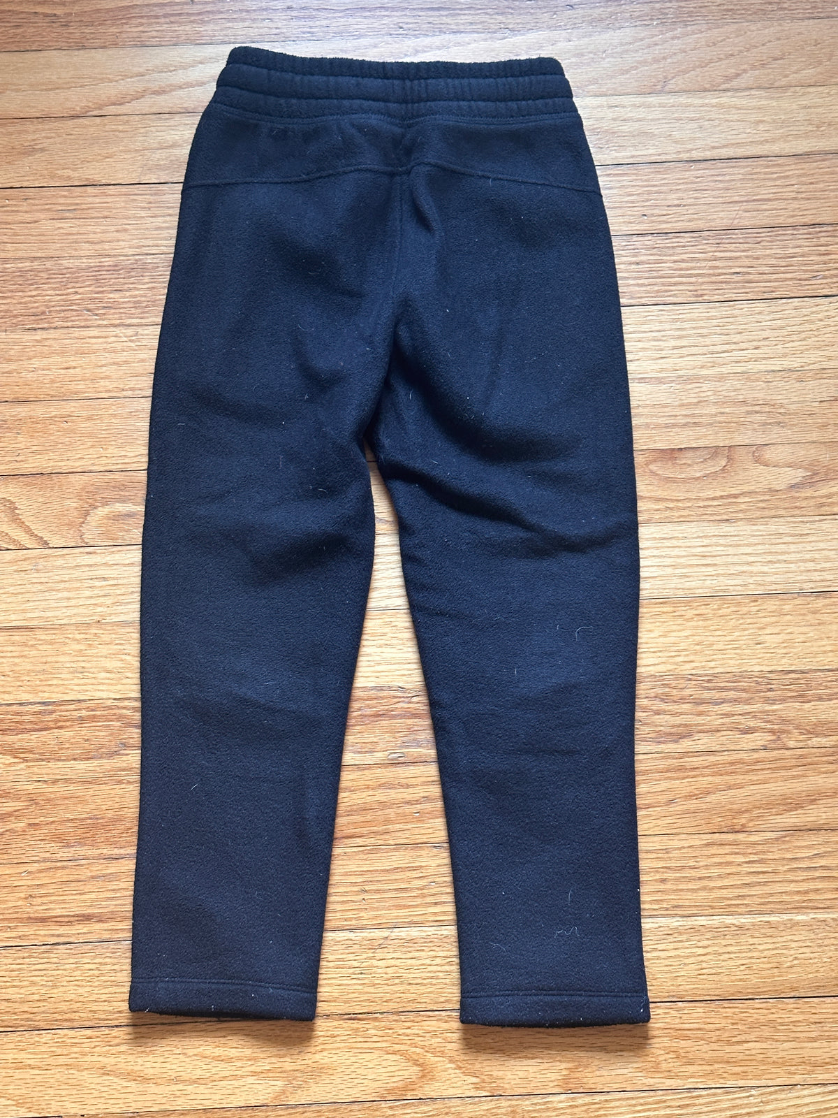 #163 Gap Kids Fleece Joggers - size S (6/7) - EUC