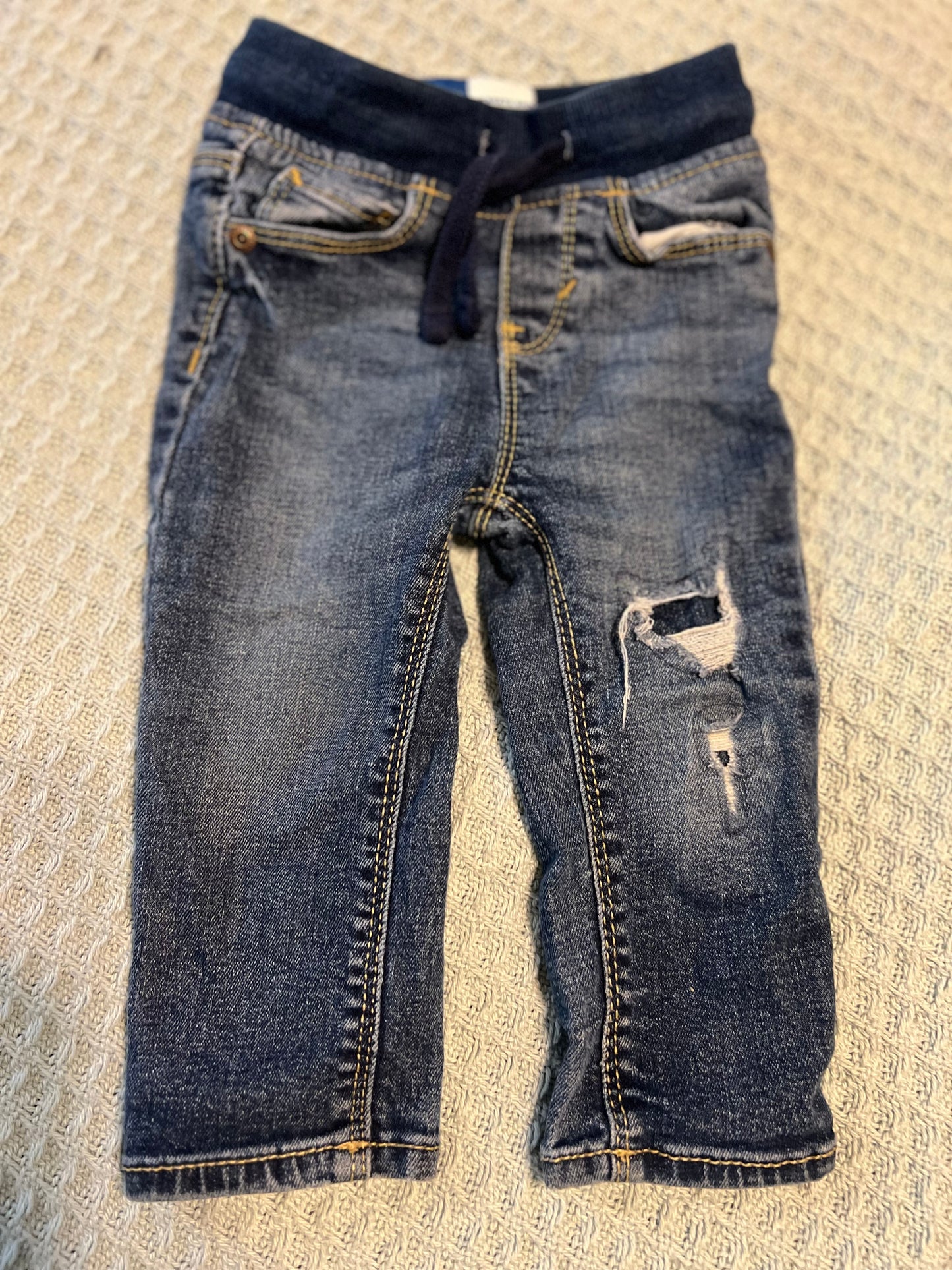 #46 Old Navy Karate skinny distressed jeans Toddler boy 12-18 months