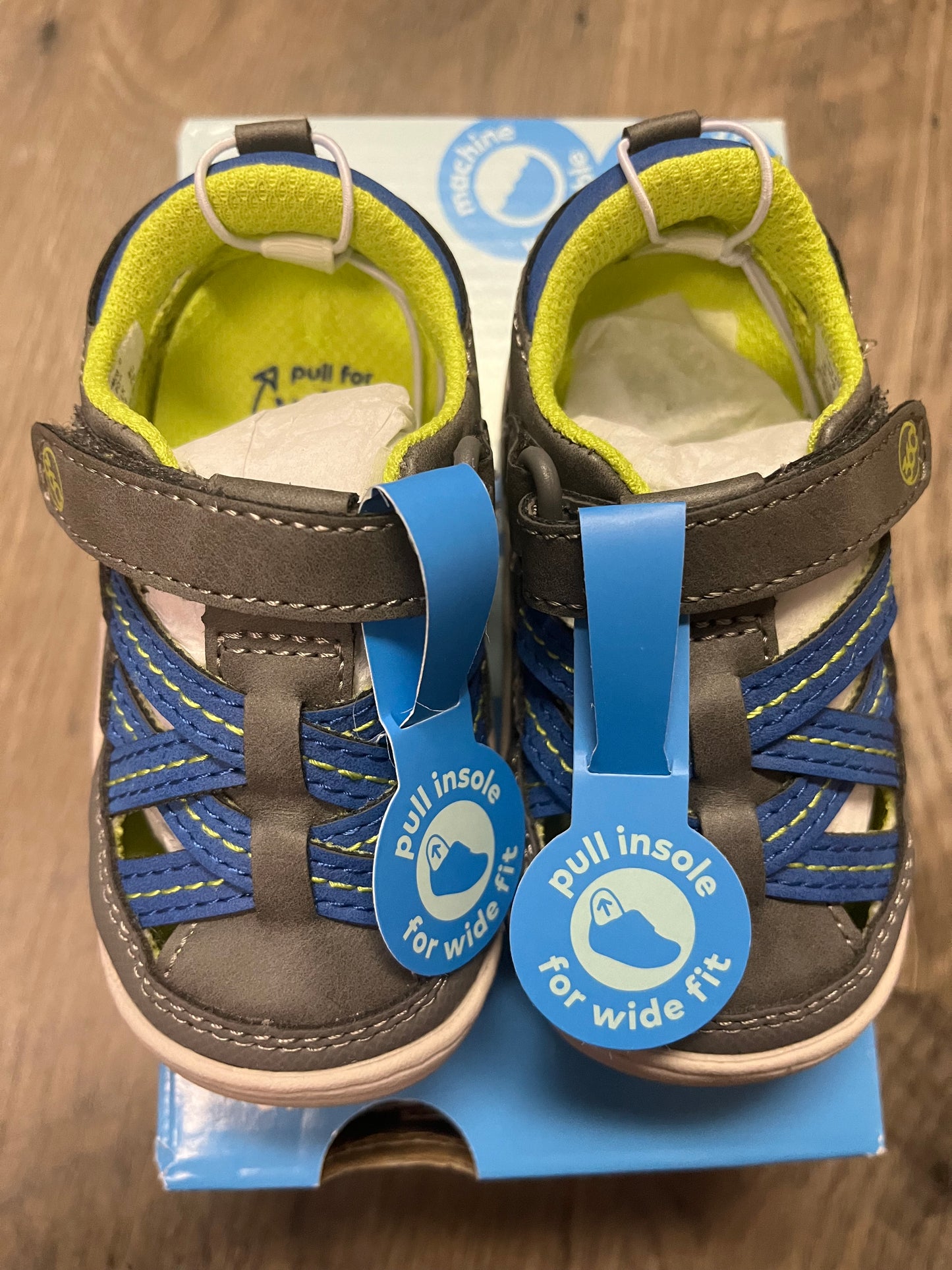 #13 New baby boy size 4 Stride ride walking shoes