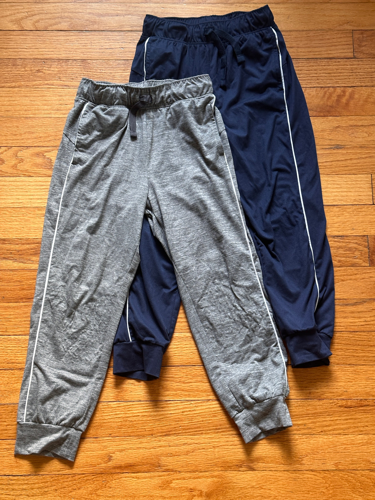 #163 Set of 2 Jumping Beans Active Joggers (gray & navy) - size 6 - EUC