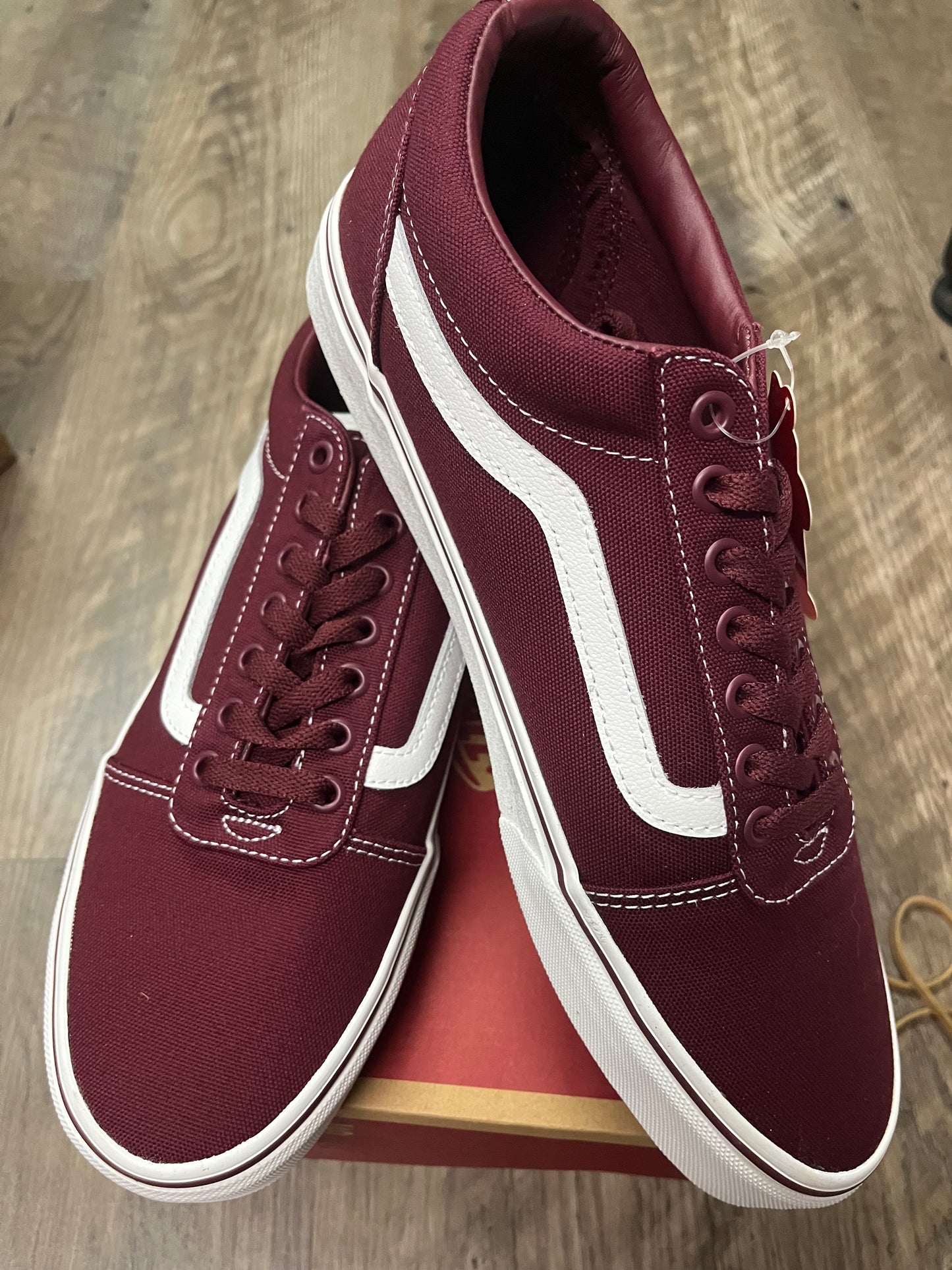 #13 New Men 10.5 Vans sneaker shoes