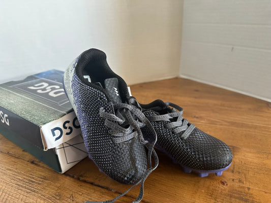 #88 DSG speed viper girl cleats new