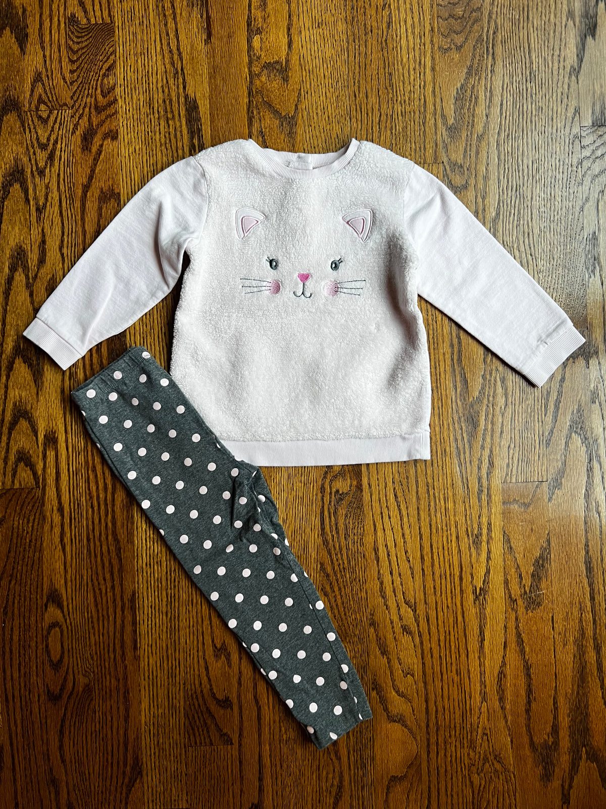 Seller #115 - Little Me Girls 3T Pale Pink Fuzzy Cat Sweatshirt with Gray/Pink Polka Dot Leggings, VGUC