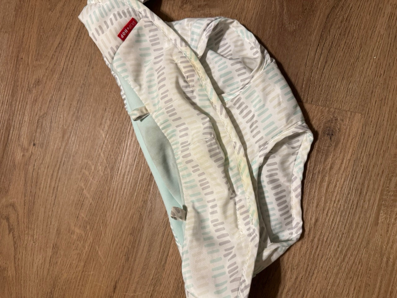 Seller #114 Skip Hop baby activity center silver lining cloud