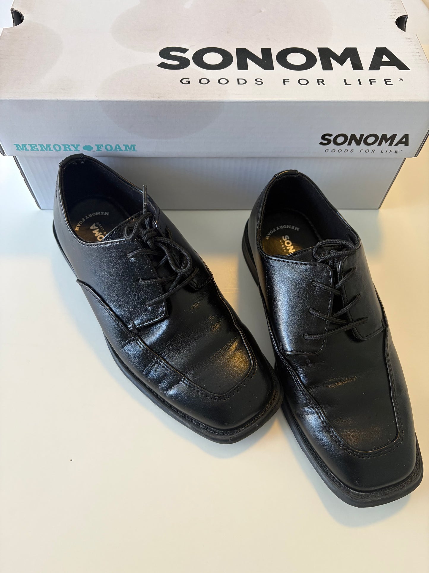 Seller #91 Boys' size 1 Sonoma lace up black dress shoes VGUC