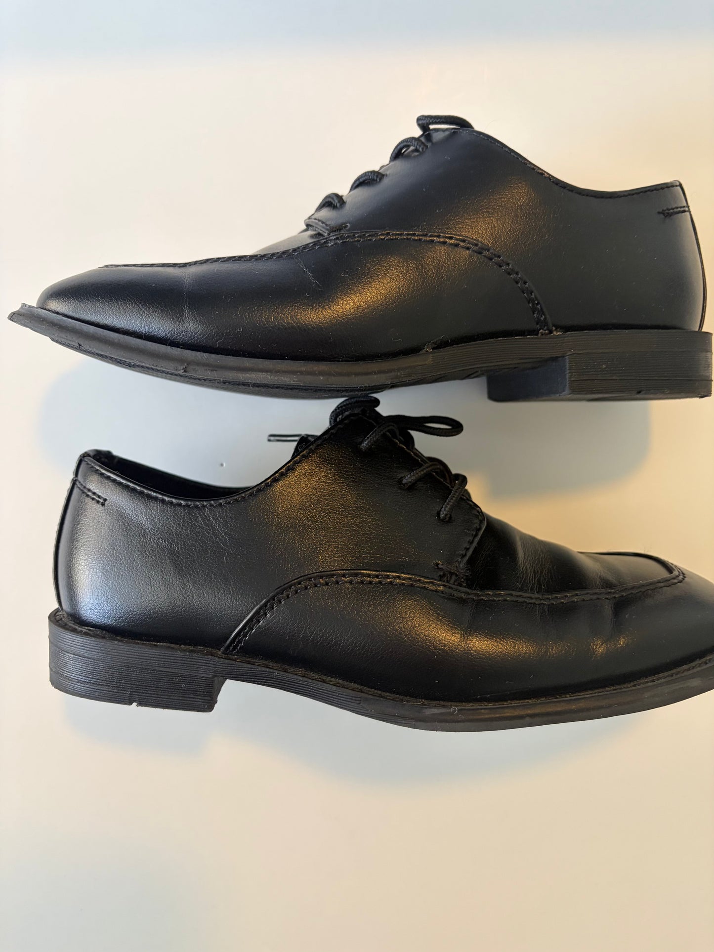 Seller #91 Boys' size 1 Sonoma lace up black dress shoes VGUC