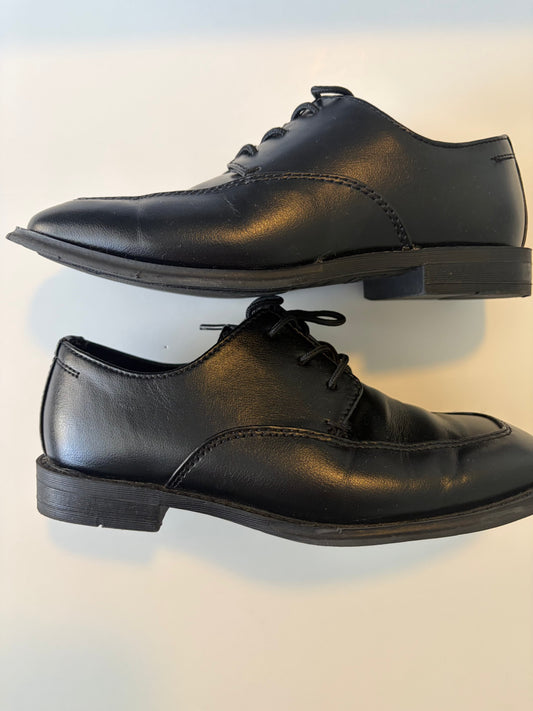 Seller #91 Boys' size 1 Sonoma lace up black dress shoes VGUC