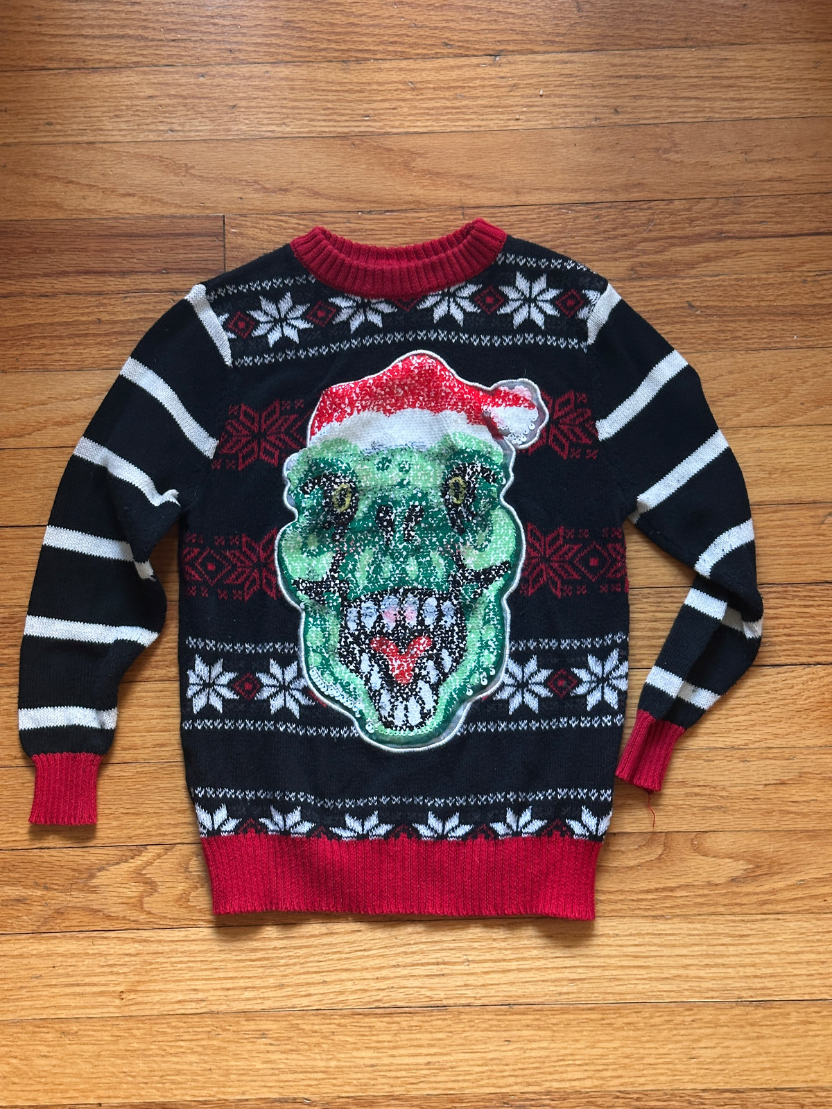#163 Well Worn Flip Sequin Santa Sweater - size XS (fits like 5/6) - VGUC