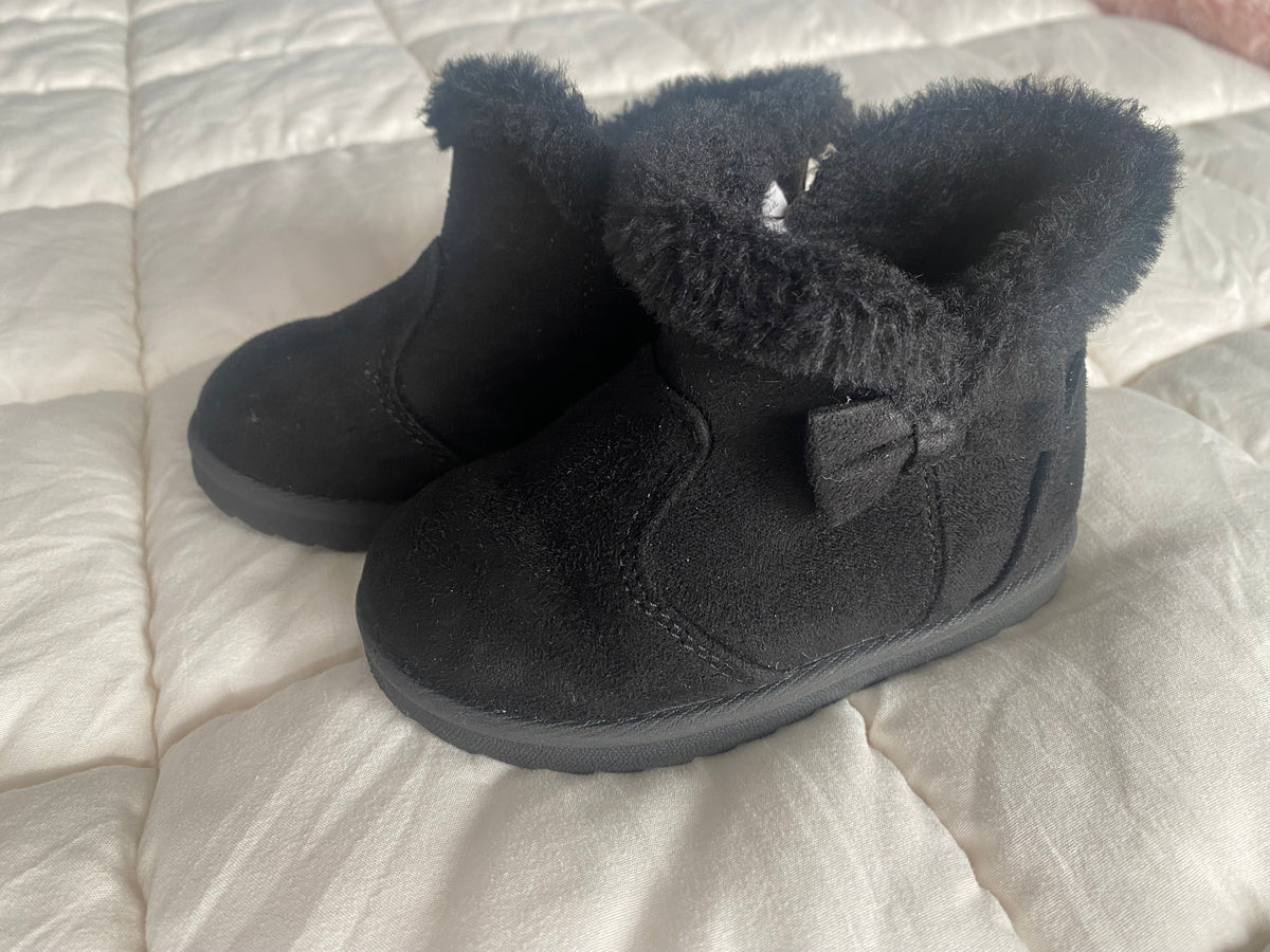 Seller 59 girls sz 6 black winter boots