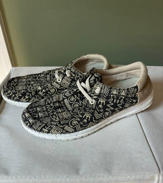 #133 **REDUCED** Women’s Size 7.5 Shoes